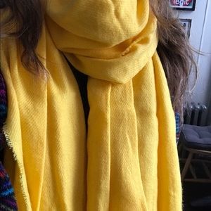 Hello Yellow Scarf